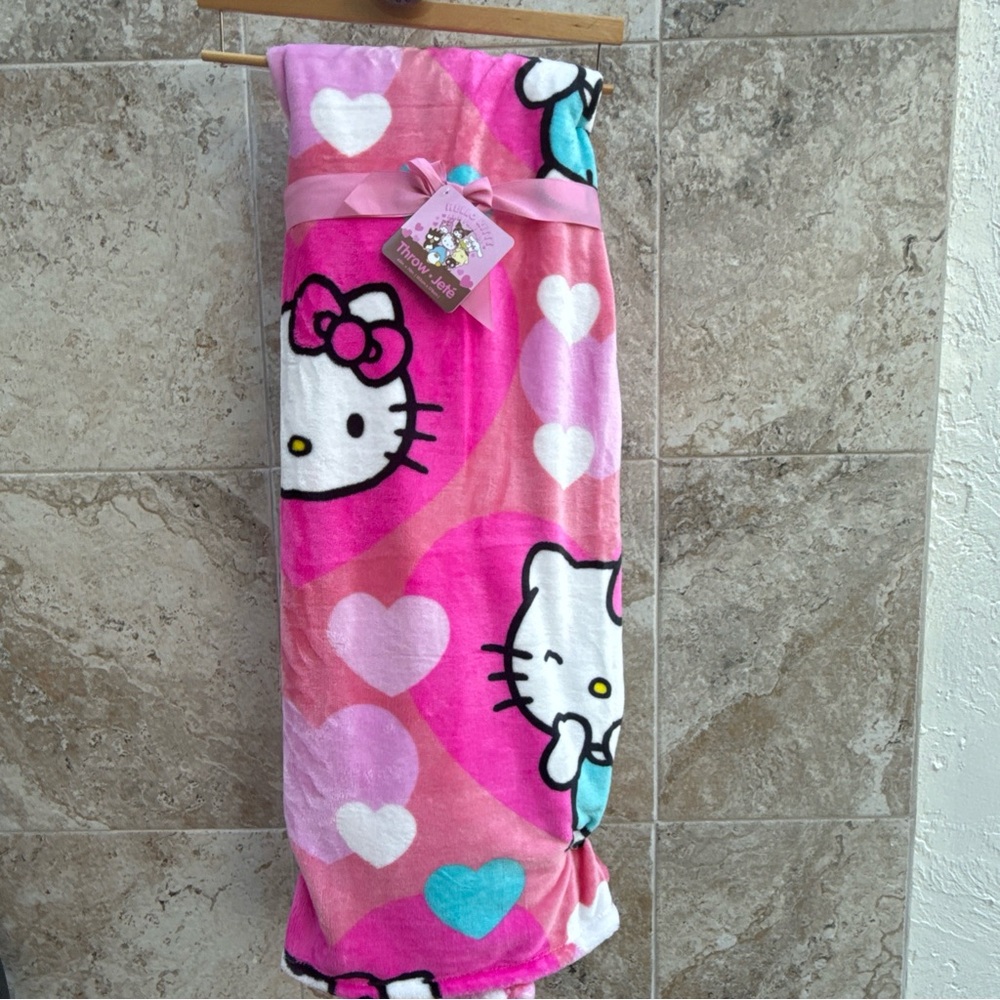 Hello Kitty Heart Valentines Throw Blanket 60x70in  Pink